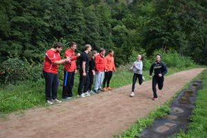 Die Rasenkraftsportler des TV Langenbrand beim Training (3)