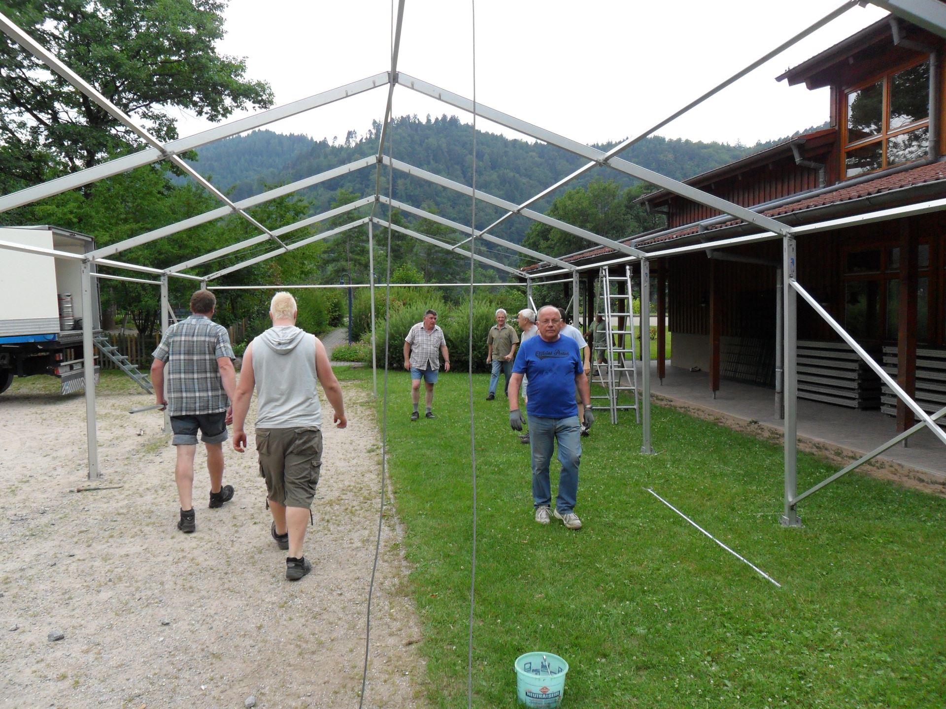 100-jähriges Jubiläum, Zeltfest: Aufbau und Probe (01)