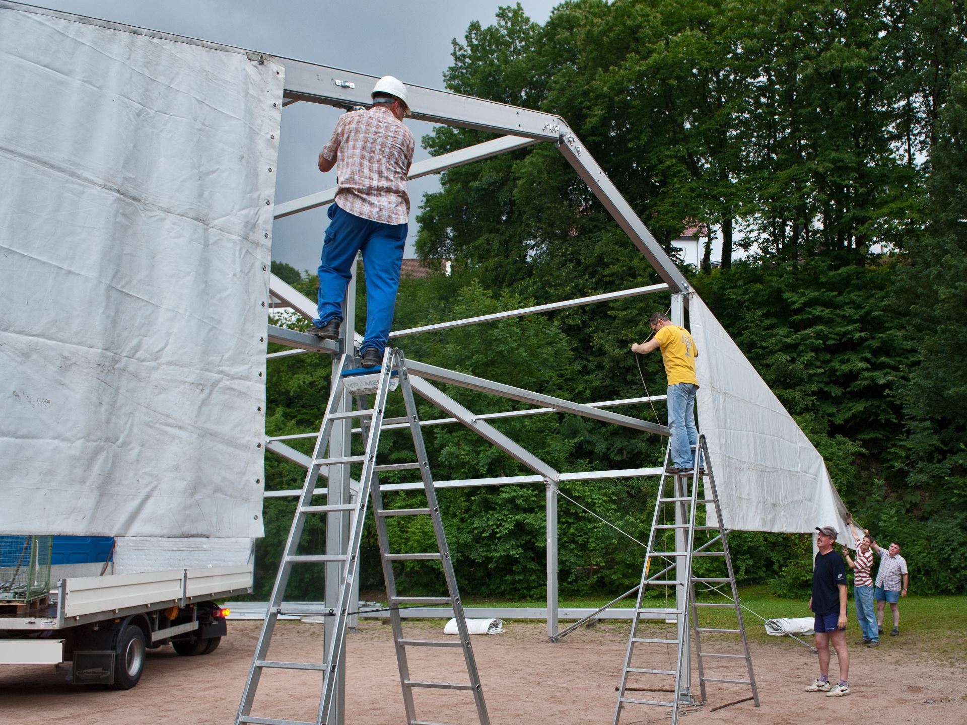 100-jähriges Jubiläum, Zeltfest: Aufbau und Probe (34)