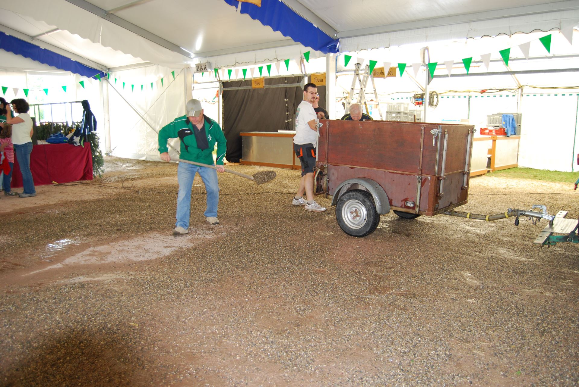 100-jähriges Jubiläum, Zeltfest: Aufbau und Probe (53)