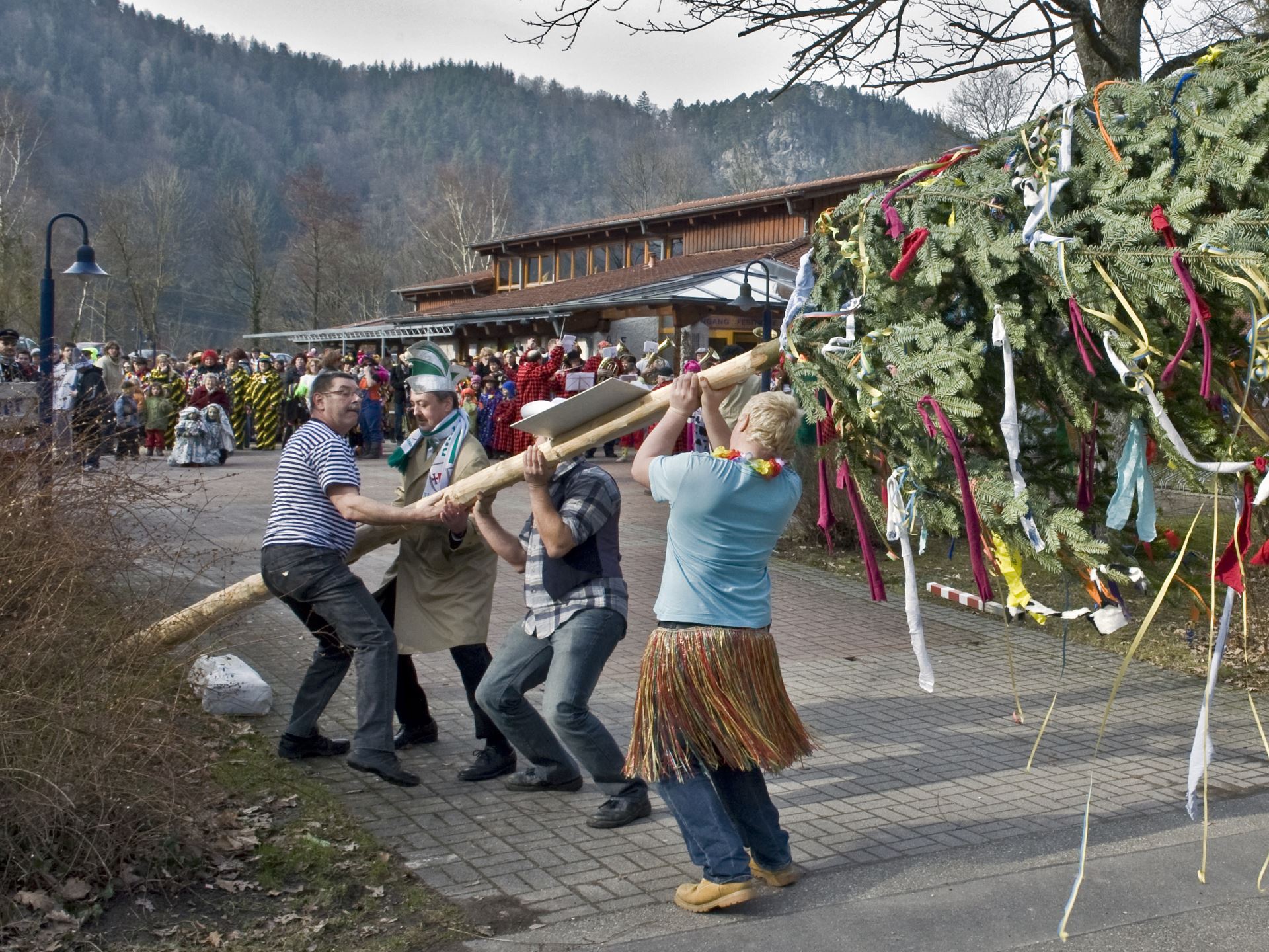 Narrenbaumstellen 2011 (14)